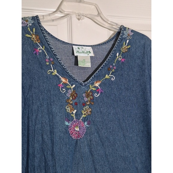 The Quacker Factory V-Neck Short Sleeve Denim Dress Embroidered Floral Size 2XL - Picture 2 of 9
